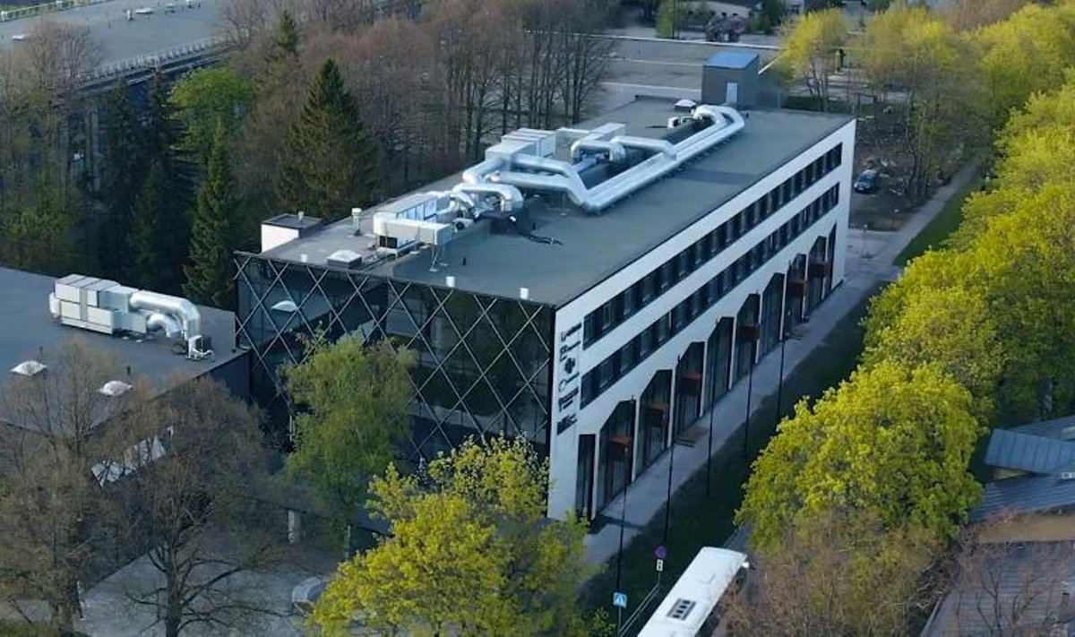 Restoran Riis kolis Kadriorust Volta 1 ärimajja, kuid juba poole aasta järel sulges seal uksed.