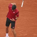 VIDEO: Reketit loopinud Djokovic pääses Prantsusmaa lahtistel poolfinaali
