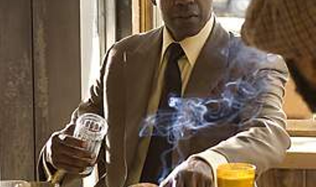 Avakaadrist pilt selge: Denzel Washington mängib Frank Lucase tõeliseks külmavereliseks küünikuks, intelligentseks gangsteriks, nii et hirm tuleb peale. OUTNOW.CH