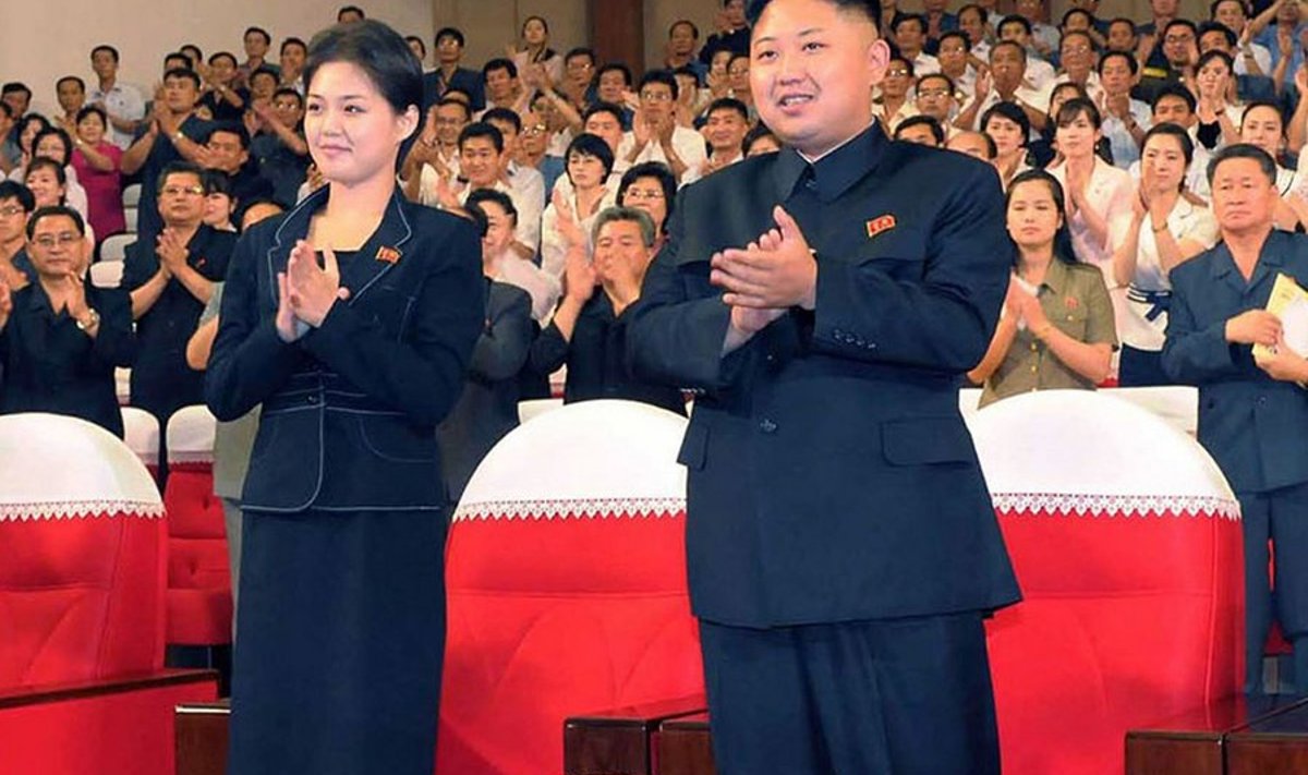 Kim Jong-un väidetava abikaasaga.