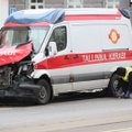 В центре Таллинна Скорая помощь попала в аварию