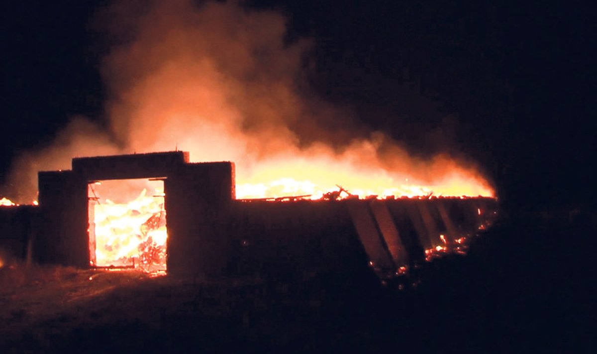 Pühapäeva öösel põles Järvamaal Türi-Allikul koos heinaküüniga 120 tonni heina. Tuli võis saada alguse süütamisest.