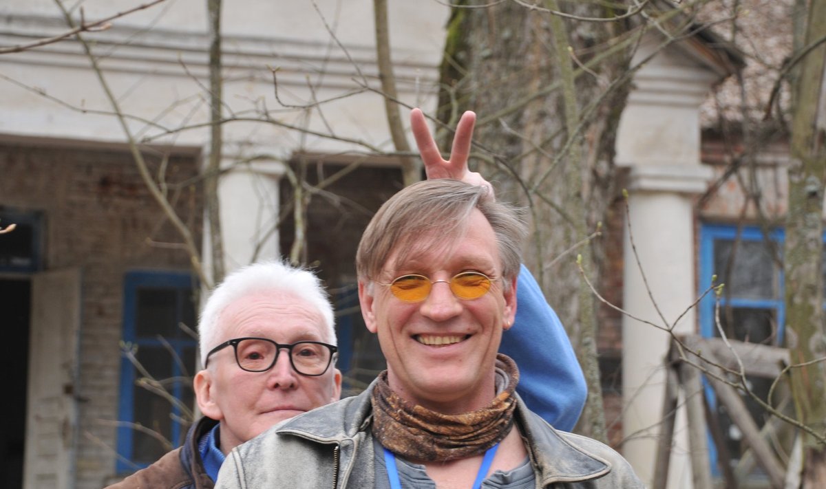 EESTLASED TŠORNOBÕLIS: (Vasakult) Operaator Igor Ruus ja saate "Tšornobõli katastroofi pikk vari" autor Peeter Võsa.