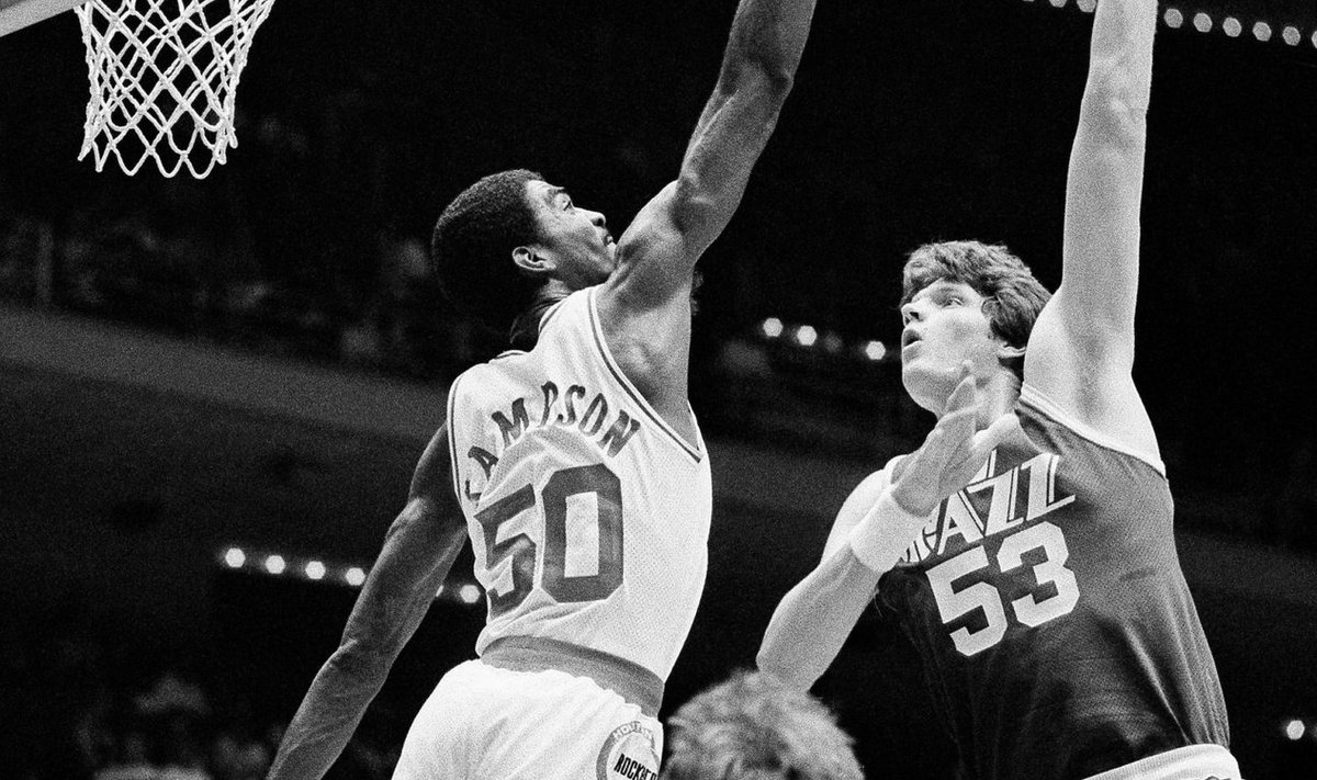 Mark Eaton (nr 53) 1983. aastal Utah Jazzi särgis