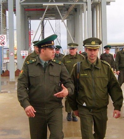 Совместная стажировка эстонских и российских пограничников в порту Силламяэ (2007 г.).