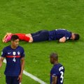 Prantsusmaa jalgpalliäss kaotas Saksamaaga mängus hetkeks teadvuse, kuid arstid lubasid tal kohtumist jätkata