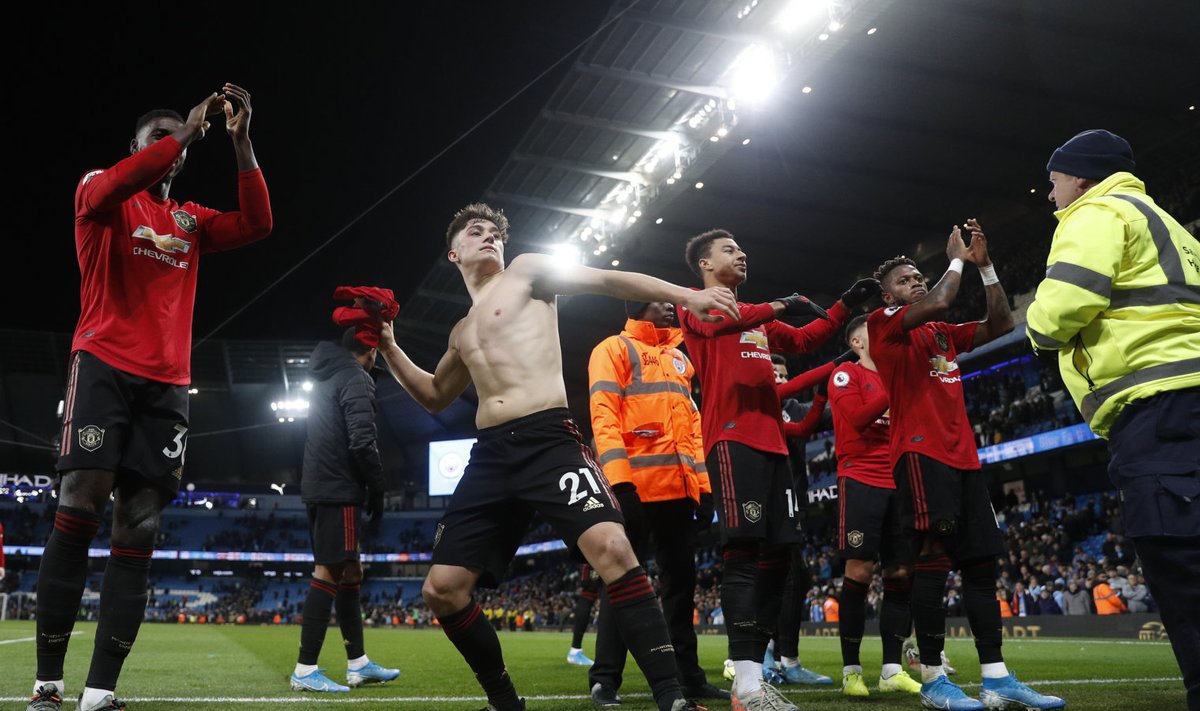 Manchester Unitedi mängijad võitu tähistamas