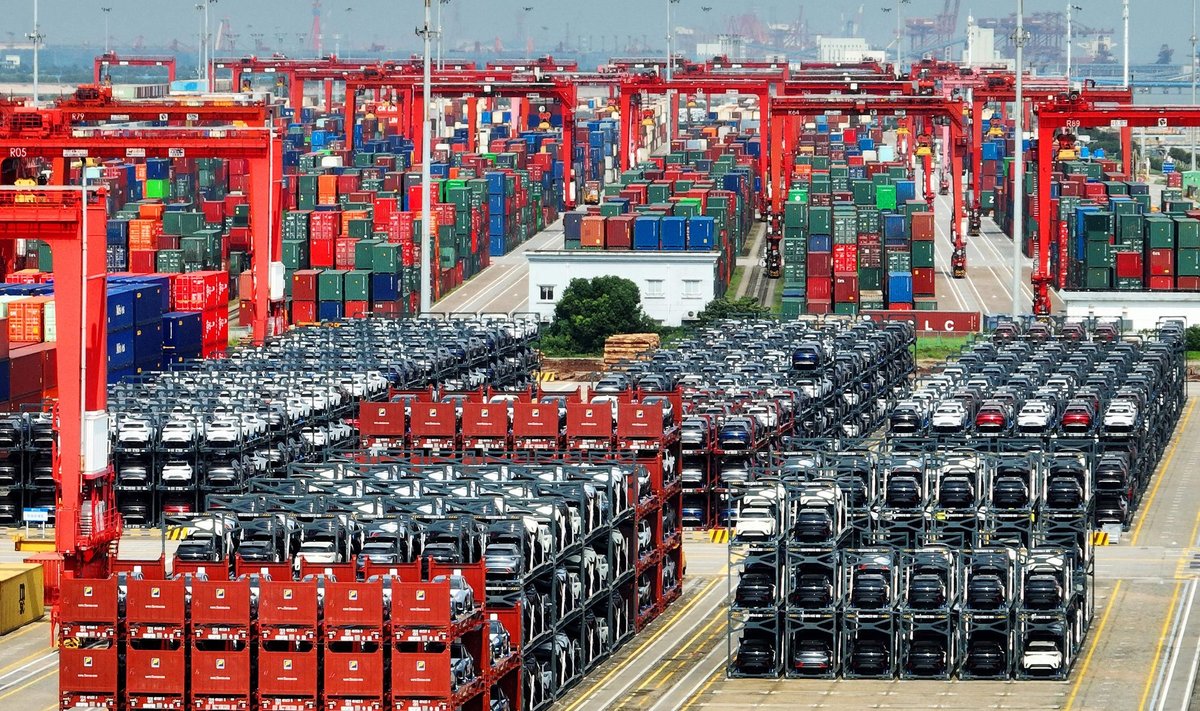 BYDi autod ootavad Suzhou sadamas Hiinas laevale laadimist.