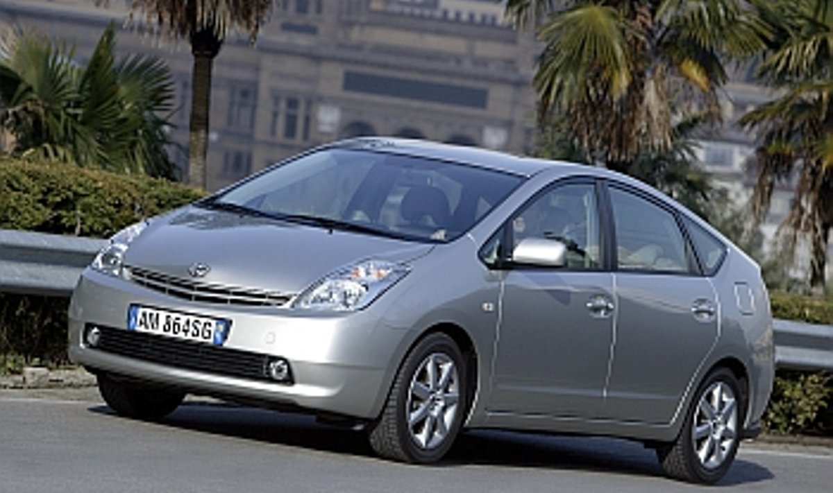 EESKUJU KÕIGILE: Toyota Prius on hetkel kõige vähem keskkonda saastav sõiduauto maailmas. Toyota