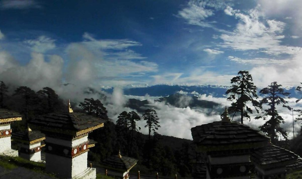 Dochula kuru koidikul: kolme kilomeetri kõrgusel merepinnast ei avane vaade mitte ainult 108 kuulsale stuupale, vaid suurele osale Bhutanile.