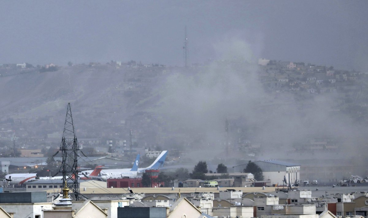 Kabuli lennujaam neljapäeval pärast enesetapurünnakut.