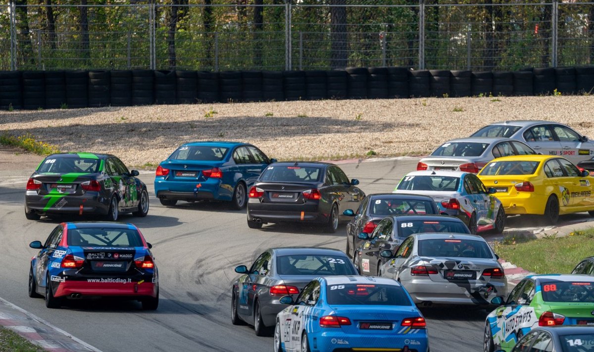 Ringrajasõidu Eesti meistrivõistluste avaetapil startis 33 autot