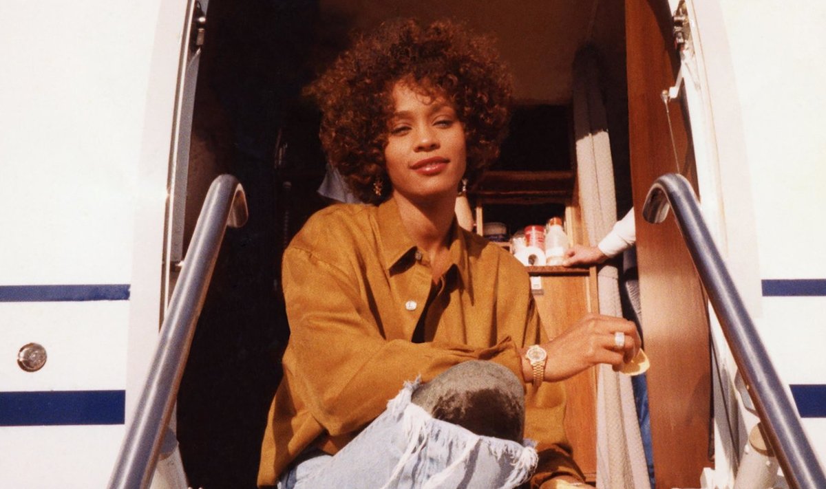 „Whitney” näitab ikoonilise laulja Whitney Houstoni saatust kujundanud hetki ja inimesi.