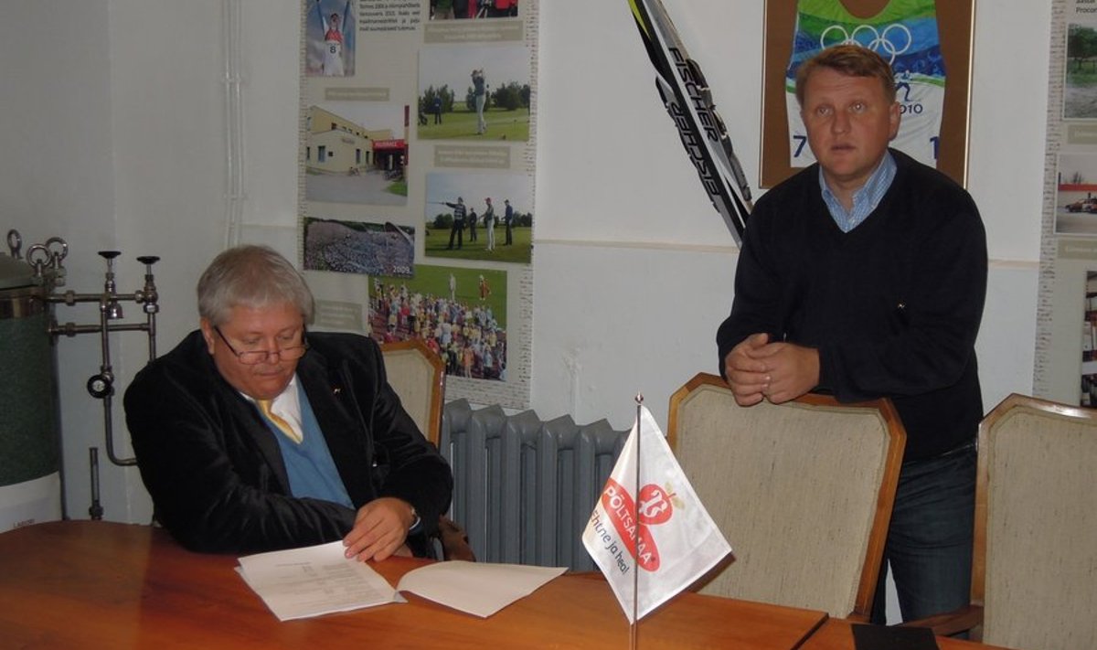 Rein Lang koos Margus Metsmaaga, kes on SA Põltsamaa Sport juhataja. (Foto: Klaire Ründva)