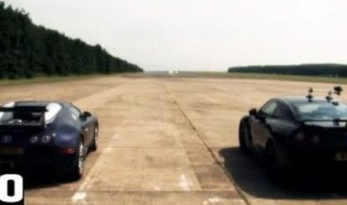 Bugatti vs Nissan
