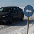 FOTOD ja VIDEO: Eesti Elu kohtas Vormsi jääteel juhuslikult Top Geari autot