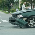 ФОТО: В Тюри движение заблокировали два столкнувшихся легковых автомобиля
