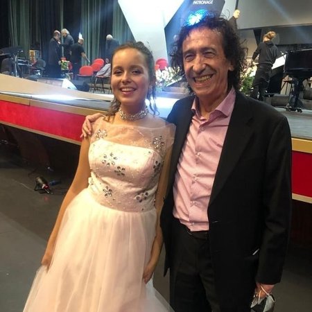 C организатором и директором конкурса Sanremo Junior Паоло Альберти