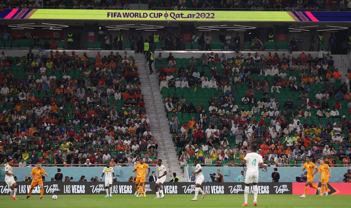 Senegali ja Hollandi mängus oli staadionil vabu istekohti