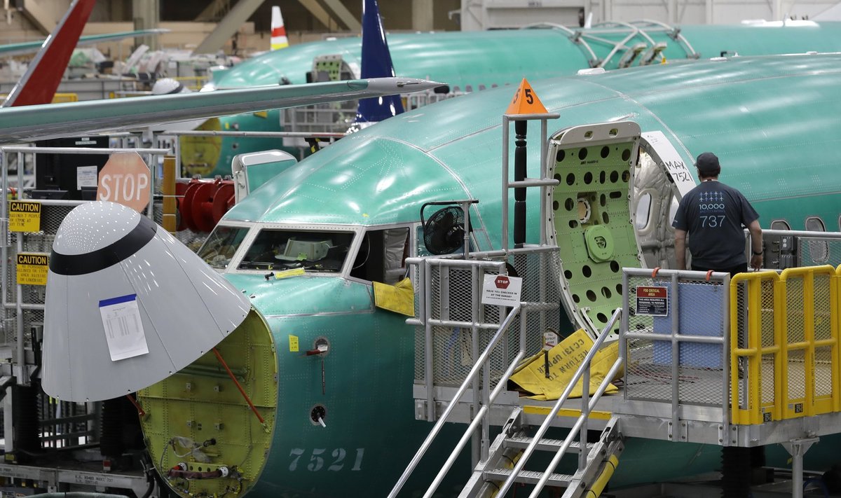 Boeing 737 Max 8 lennukitootja tehases.