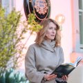 ПРЯМО СЕЙЧАС | От рассвета до заката. Возле президентской канцелярии читают тексты на эстонском языке