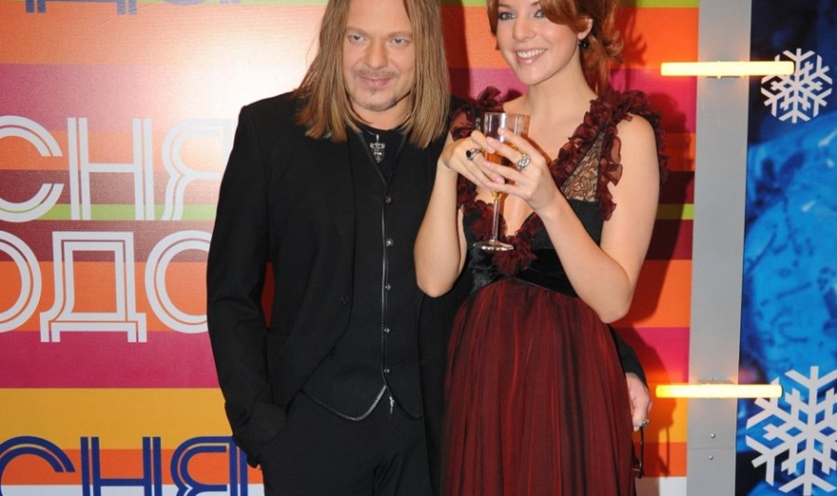 Vladimir Presnyakov and Natalia Podolskaya at the Song of the Year concert in the Olympiisky Sports Complex.