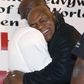 FOTOD: Nagu vanad sõbrad! Mike Tyson embab rivaali, kelle kõrvast kunagi tüki hammustas
