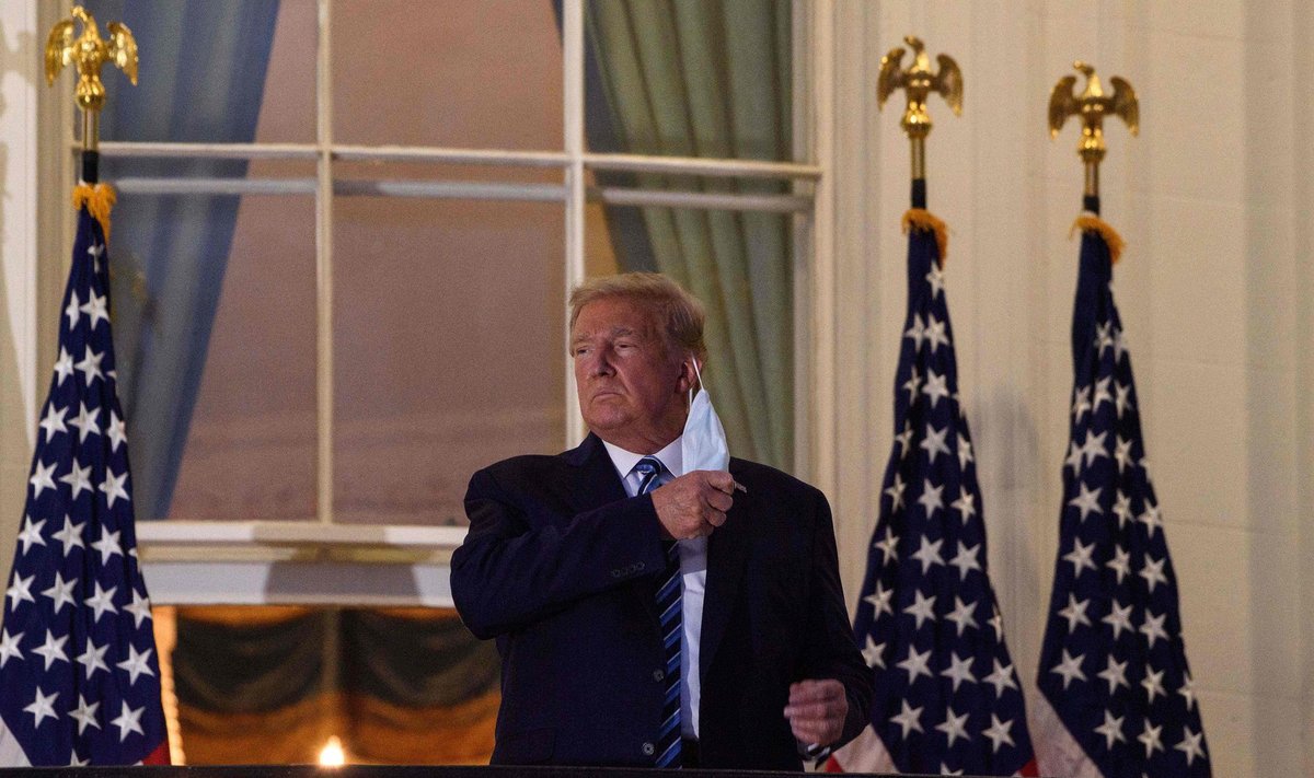 TAVALINE KOROONAHAIGE: Esmaspäeval Walter Reedi sõjaväehaiglast Valgesse Majja saabunud Donald Trump rebis küll demonstratiivselt maski eest, kuid hingeldas ja tundis end silmnähtavalt ebamugavalt.