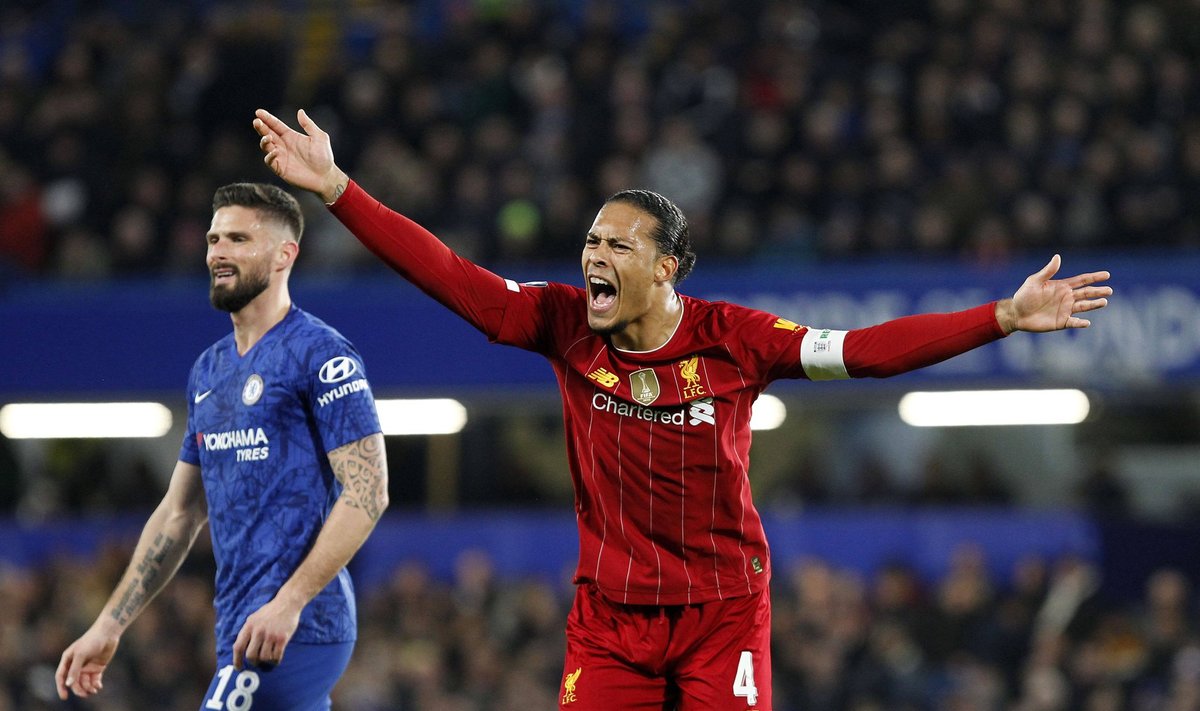 Virgil van Dijk of Liverpool remonstrates with team mates during the The FA Cup round of 16 match between Chelsea and Li