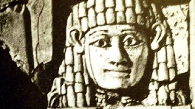 Храмовые проститутки носили ритуальные головные уборы и были обязаны отдаваться всякому мужчине, заплатившему им