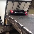 VIDEO | Venemaa Kaug-Idas varises veoki raskuse all kokku sild, vahele jäänud sõiduauto lömastati