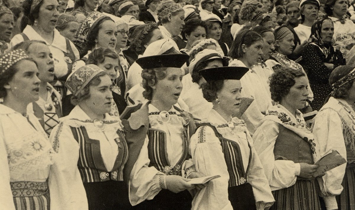 Naiskoorid 1938. aasta XI üldlaulupeol