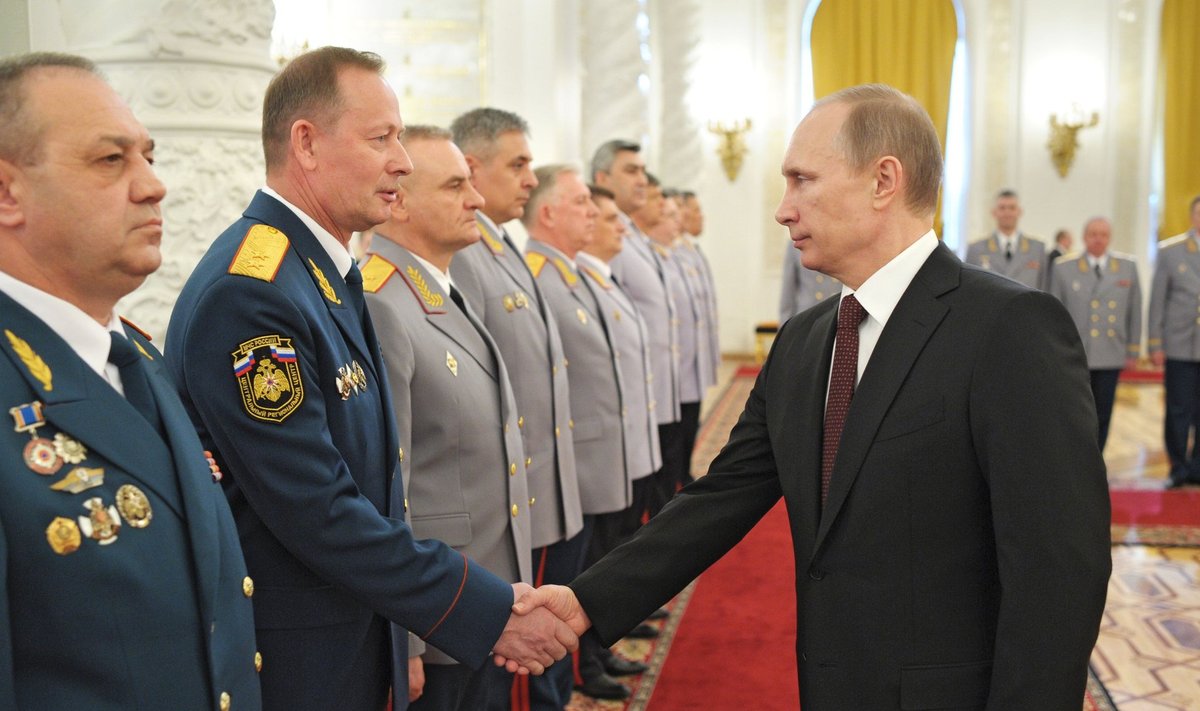 Vladimir Putin õnnitleb Krimmi vallutamises osalenud sõjaväelasi