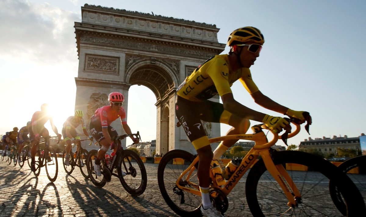 FILE PHOTO: Tour de France - The 128-km Stage 21 from Rambouillet to Paris Champs-Elysees