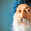 Osho: vastuoluline õpetlane, keda Indias nimetati seksiguruks, USAs aga Rolls-Royce'i guruks