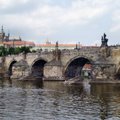 Praha Karli sild sai nurgakivi numeroloogia tõttu täna, aastal 1357. Ja see andis sillale jõu