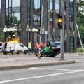 ВИДЕО | В центре Таллинна пьяный водитель без прав на машине Bolt Drive перевернулся на крышу