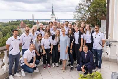 Eesti võrkpallinaiskond Stenbocki majas.