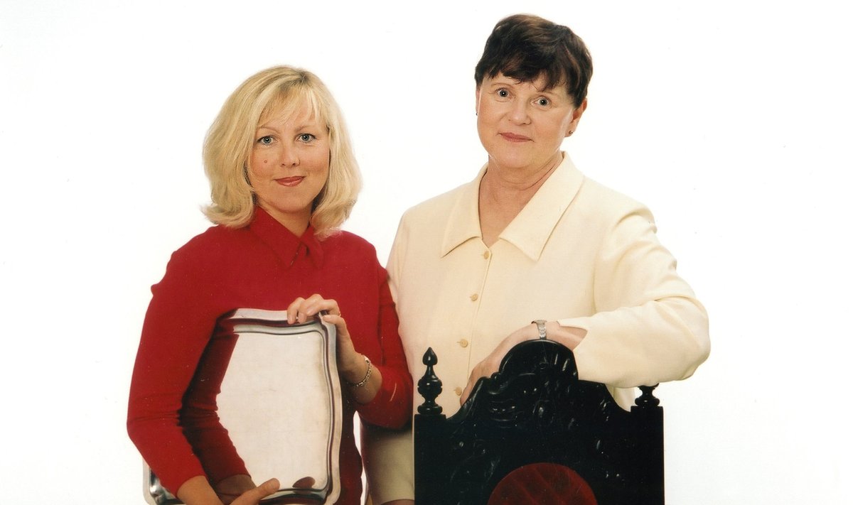 Lia Virkus ja Maire Suitsu raamatus „100 trendirooga“, 2003. aastal 