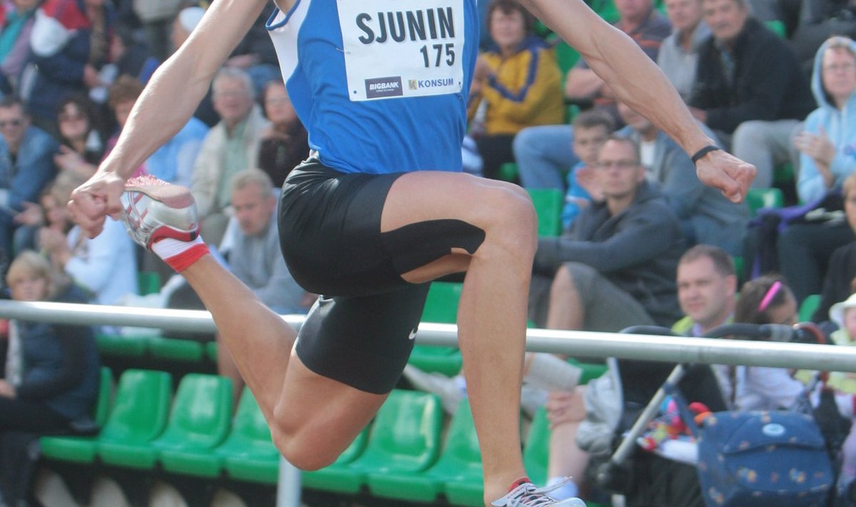 2011. aastal saavutas Sjunin BigBanki kergejõustiku kuldliiga V etapil Viljandis tulemusega 16.31 kolmikhüppes teise koha.