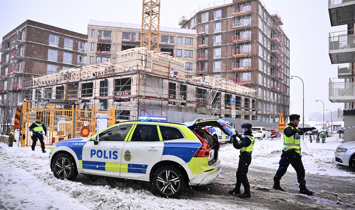 Ehitusplats, kus lift alla kukkus