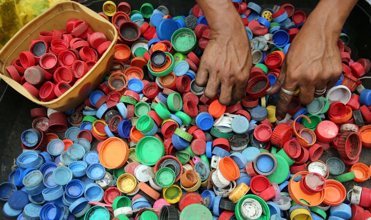 Plastkorkide loodusesse sattumise vältimiseks peavad nad olema pudelite küljes.