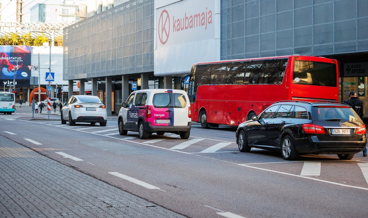 Liikluspilt Kaubamaja tänaval