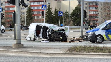 FOTO | Tallinnas Lasnamäel juhtus liiklusõnnetus, kaks inimest sai viga