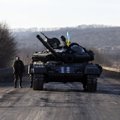 ФОТО: Украина начинает отвод тяжелых вооружений от линии разграничения на Донбассе