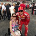 Kimi Räikköneni autasustanud ratastoolis naine kiitis soomlast: ta tegi sellest minu elu parima päeva!