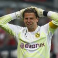 VIDEO: Õnnelik õnnetus: Dortmundi väravavaht lõi meeskonnakaaslase nokdauni