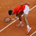 REUTERSI VIDEO | Djokovic lõhkus Monte Carlo suurturniiril vihahoos reketi