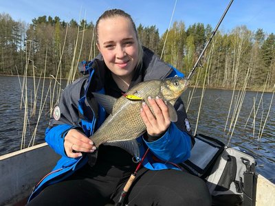 Анна (25): «5 лет подряд мы с мужем ездим на рыбалку только вдвоем!»