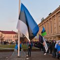 FOTOD ja VIDEO: Pärnus Rüütli väljakul heisati päiksetõusul riigilipp